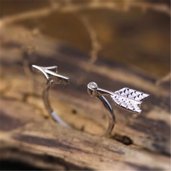 Arrow Ring. SALE, NO OFFERS ❗️ - Picture 2 of 2